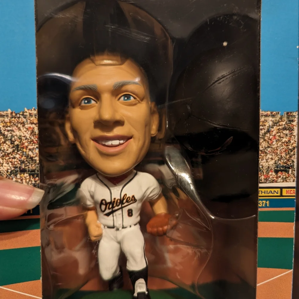 Cal Ripken Jr ! - Picture 4 of 10